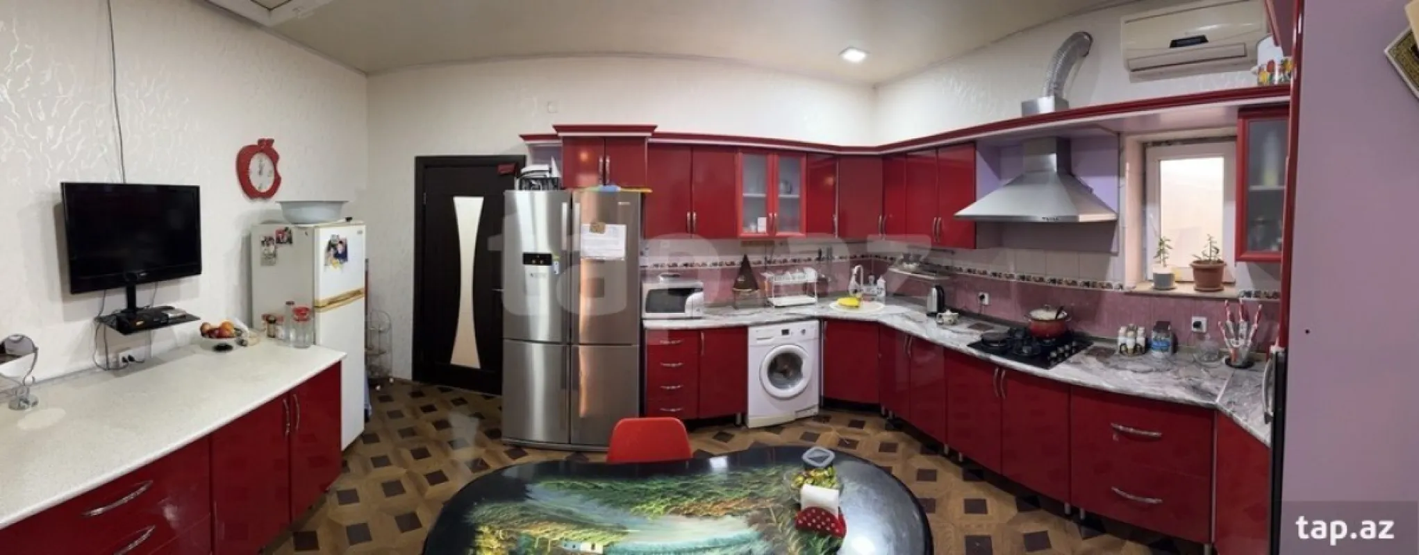 Satılır 8 otaqlı həyət evi