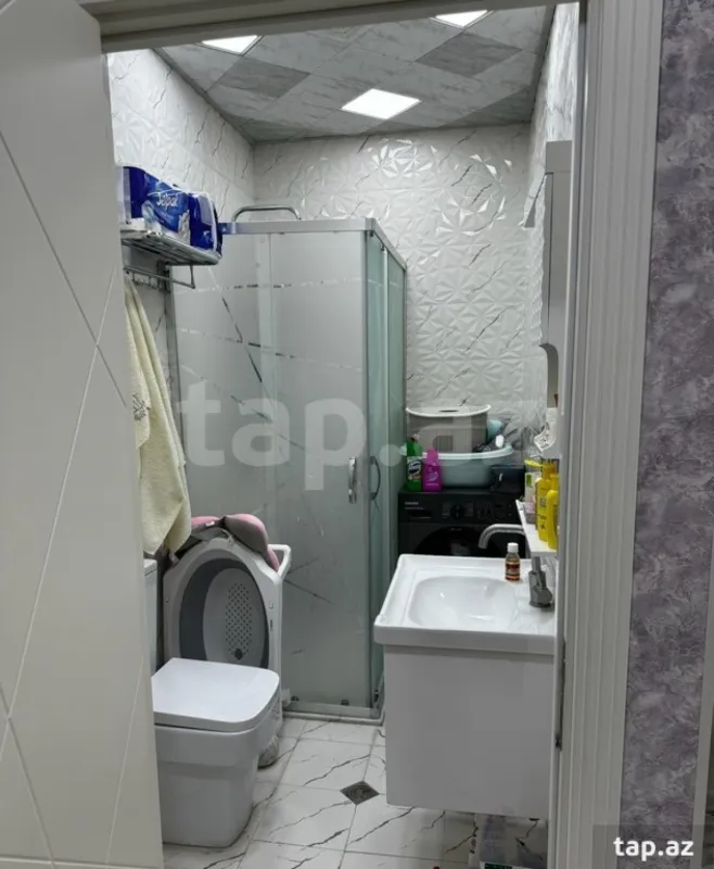 Satılır 8 otaqlı həyət evi