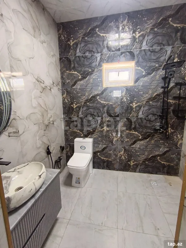 Satılır 6 otaqlı həyət evi