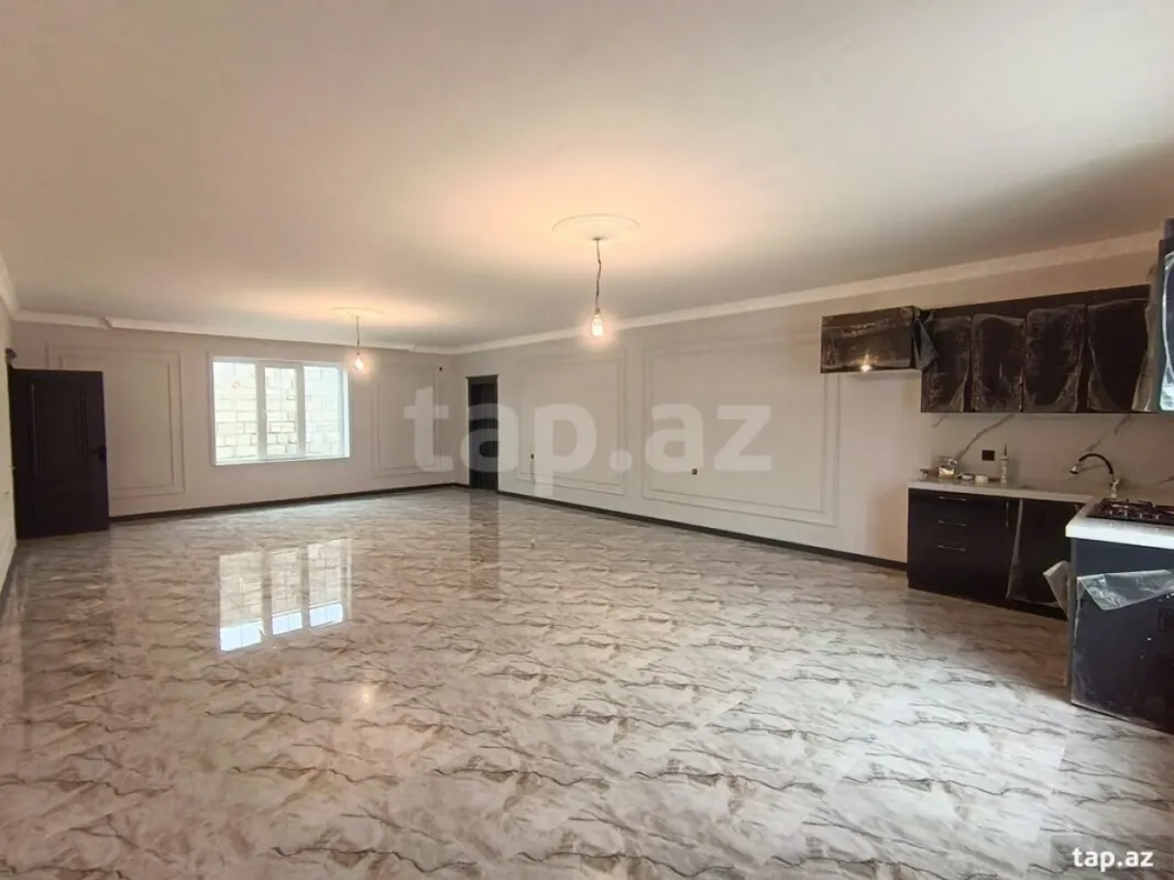 Satılır 6 otaqlı həyət evi