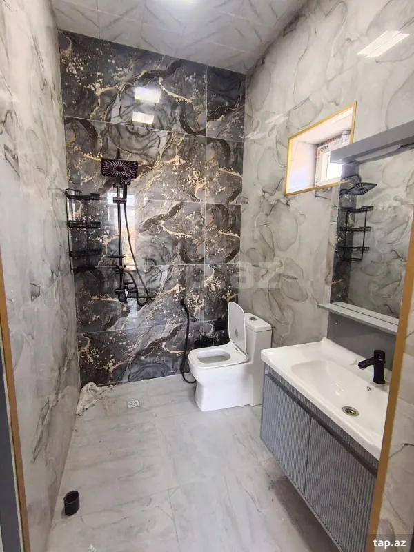 Satılır 6 otaqlı həyət evi