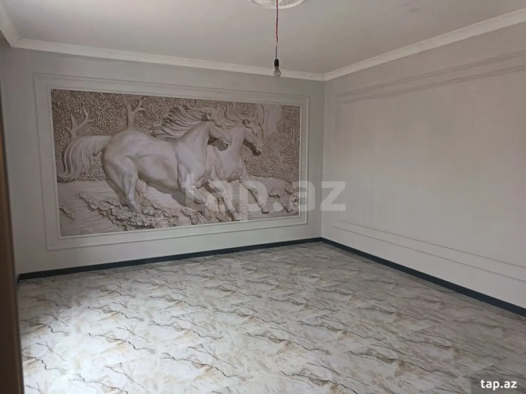 Satılır 6 otaqlı həyət evi