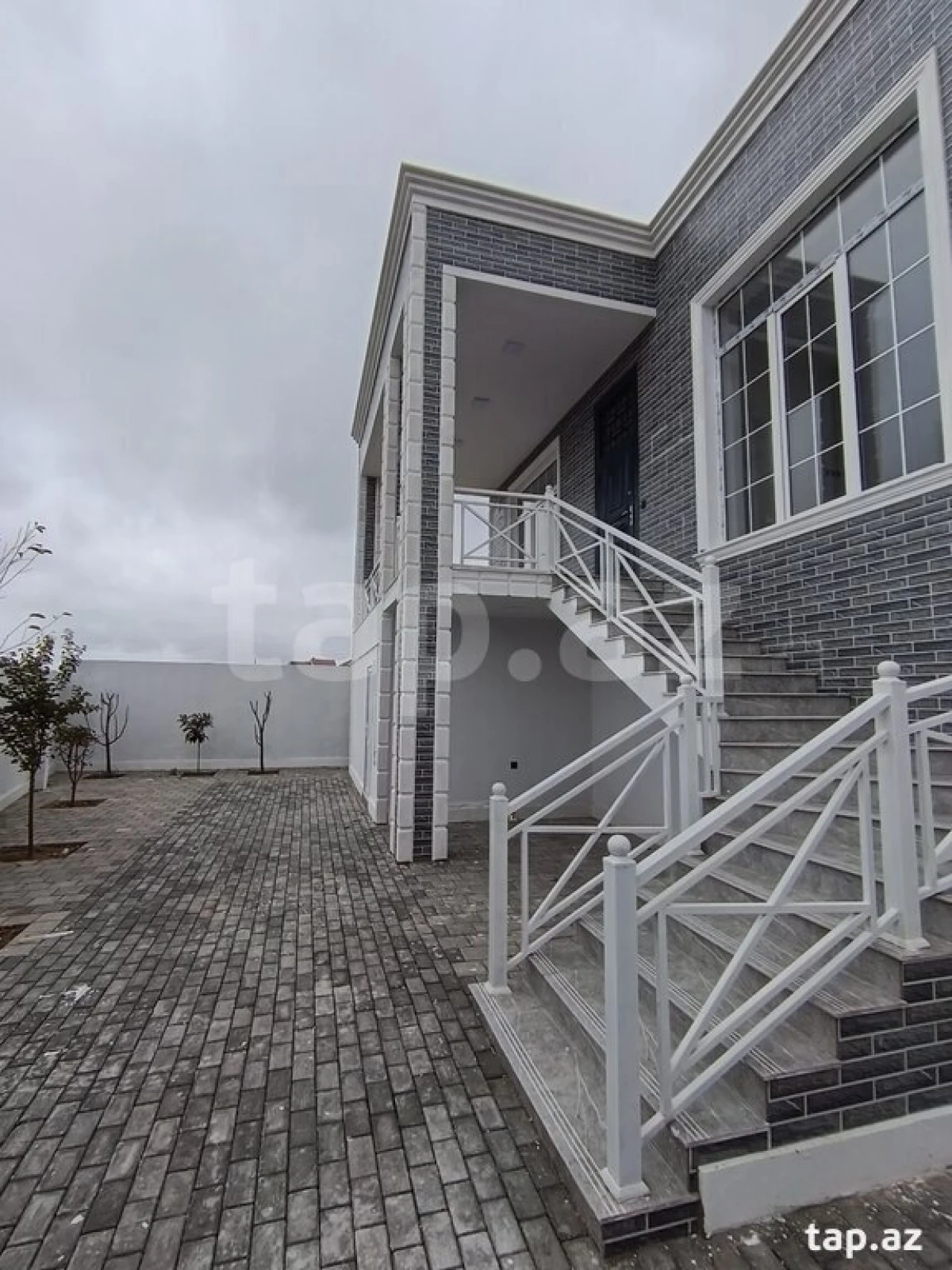 Satılır 6 otaqlı həyət evi