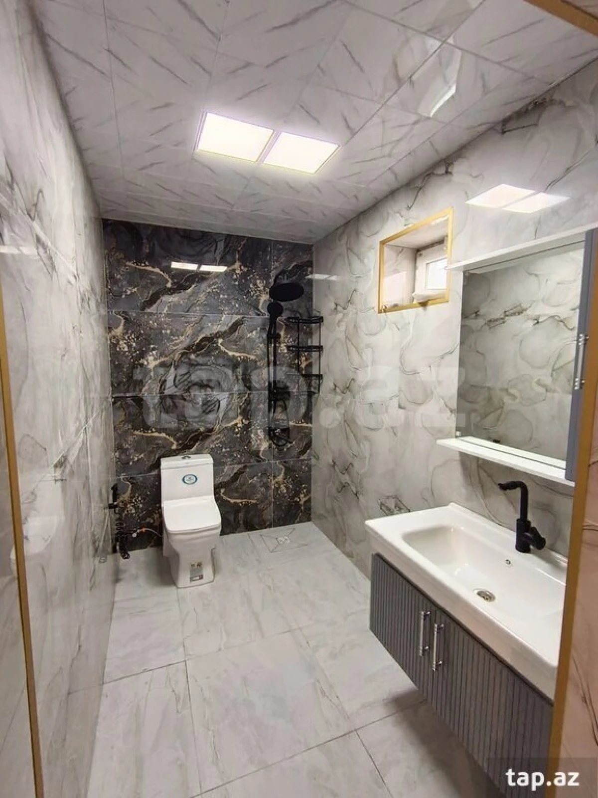 Satılır 6 otaqlı həyət evi