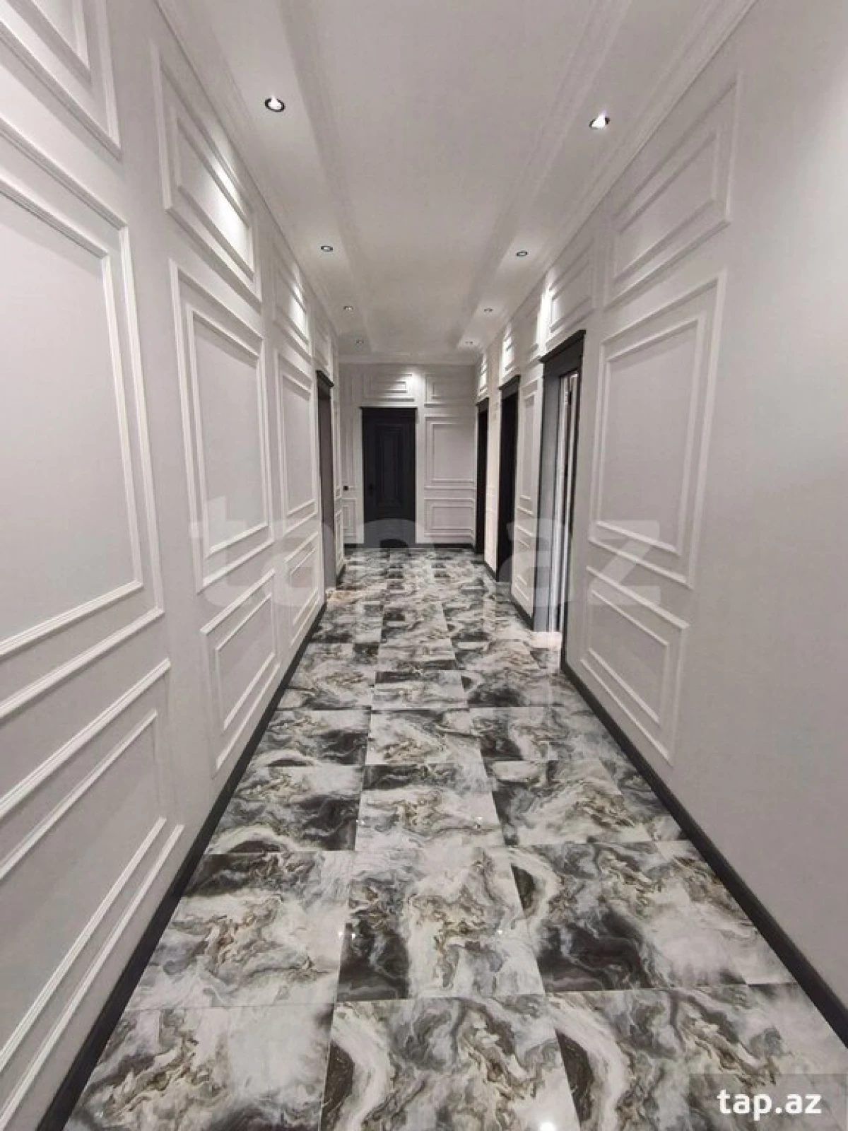 Satılır 6 otaqlı həyət evi