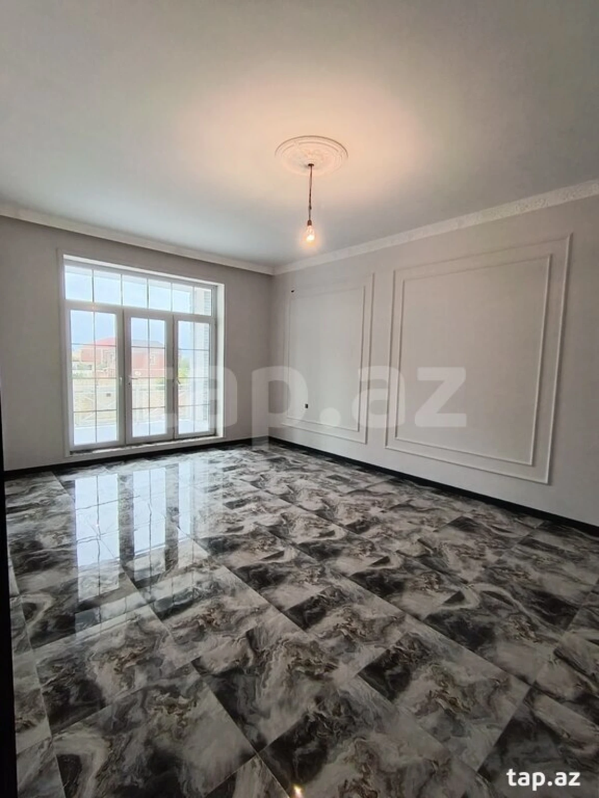 Satılır 6 otaqlı həyət evi