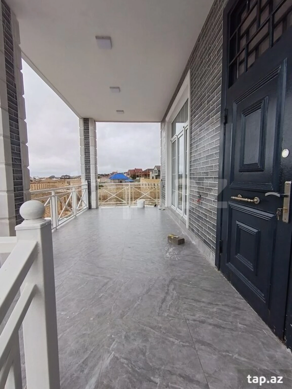 Satılır 6 otaqlı həyət evi