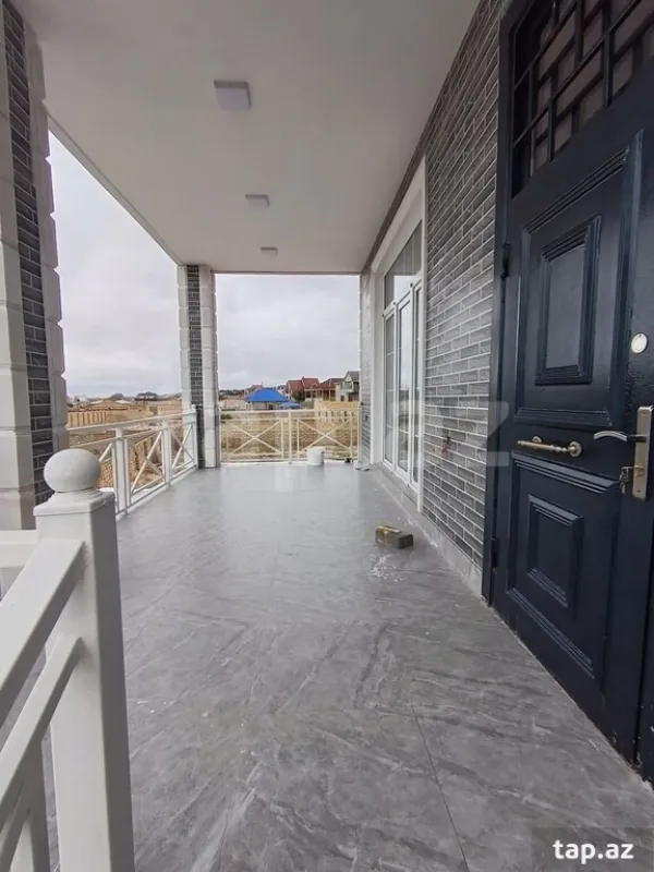 Satılır 6 otaqlı həyət evi