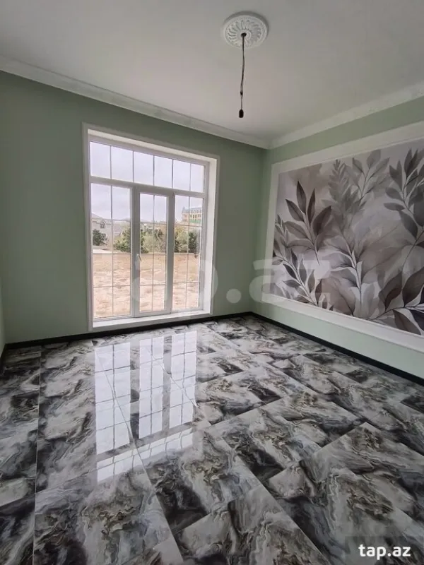 Satılır 6 otaqlı həyət evi