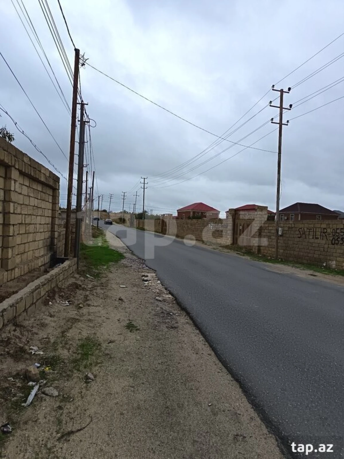 Satılır 6 otaqlı həyət evi