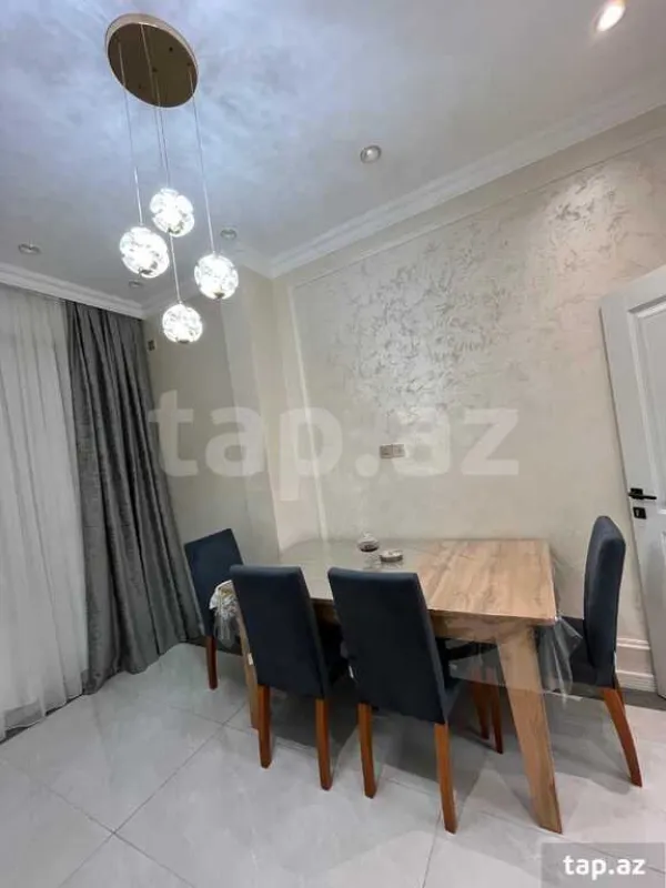 Satılır 2 otaqlı yeni tikili 74 m²