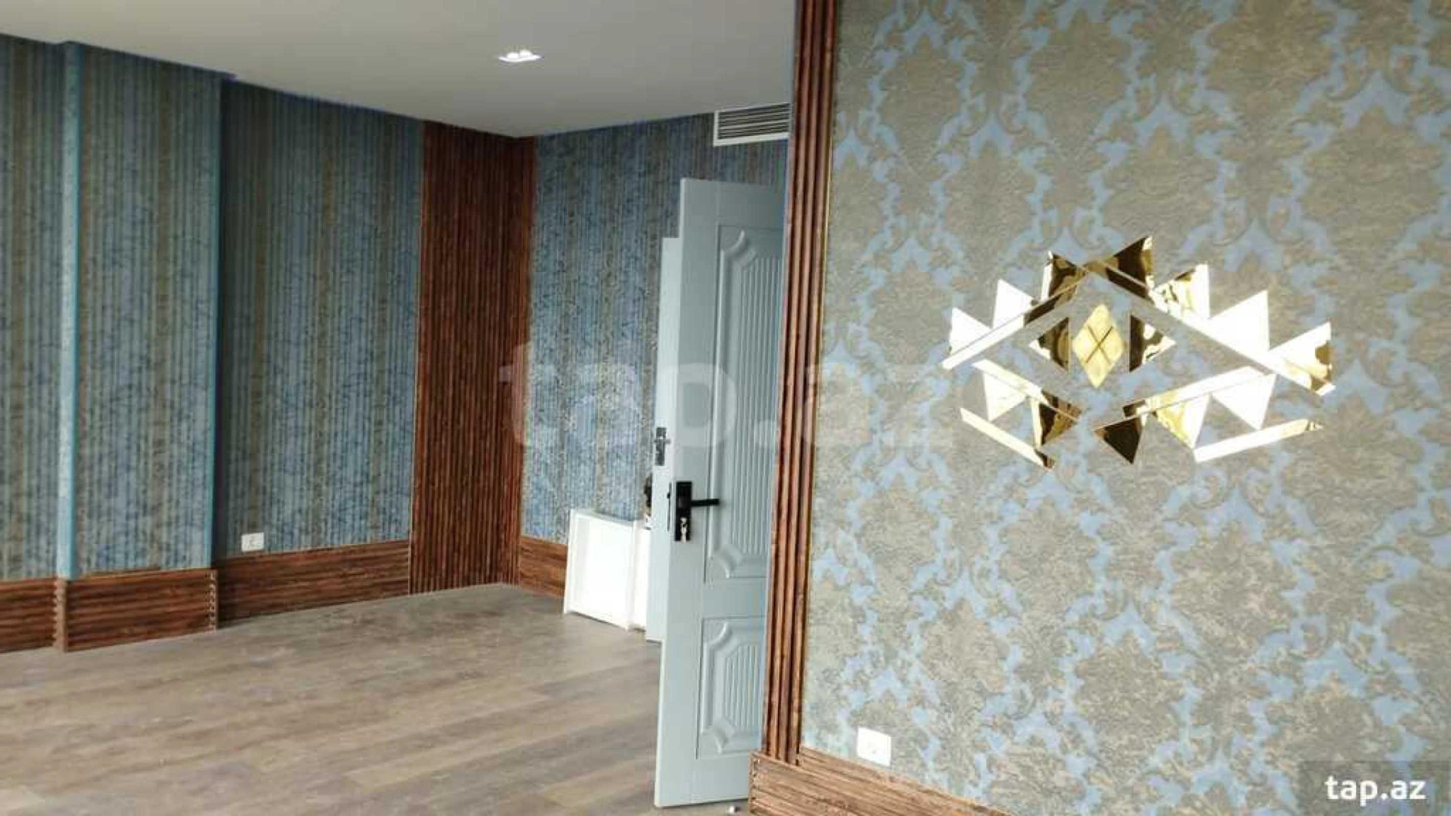 Kirayə verilir 3 otaqlı yeni tikili 150 m²