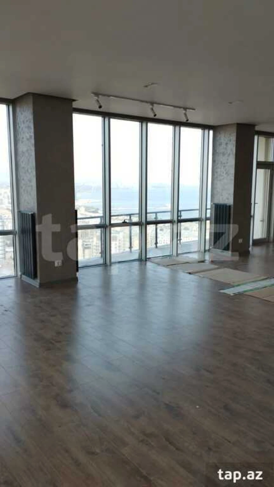 Kirayə verilir 3 otaqlı yeni tikili 150 m²