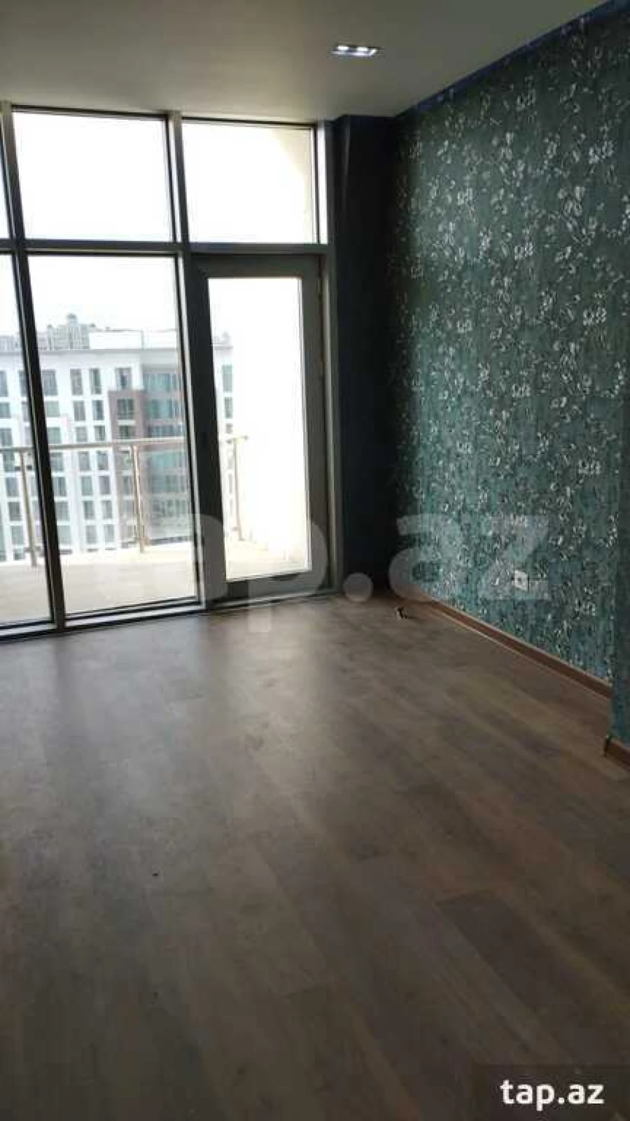 Kirayə verilir 3 otaqlı yeni tikili 150 m²