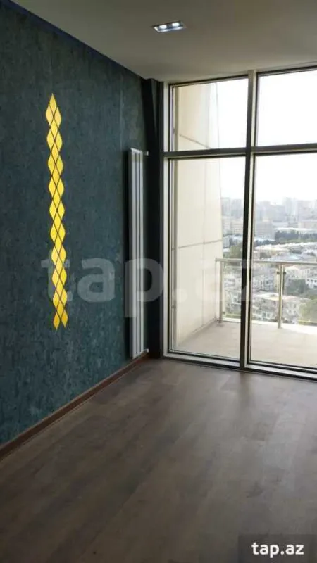 Kirayə verilir 3 otaqlı yeni tikili 150 m²