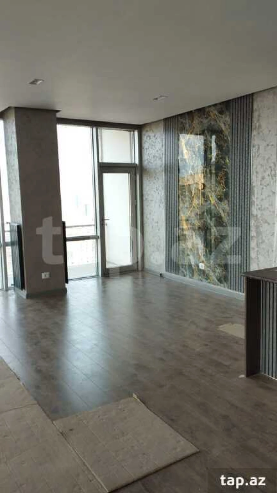 Kirayə verilir 3 otaqlı yeni tikili 150 m²