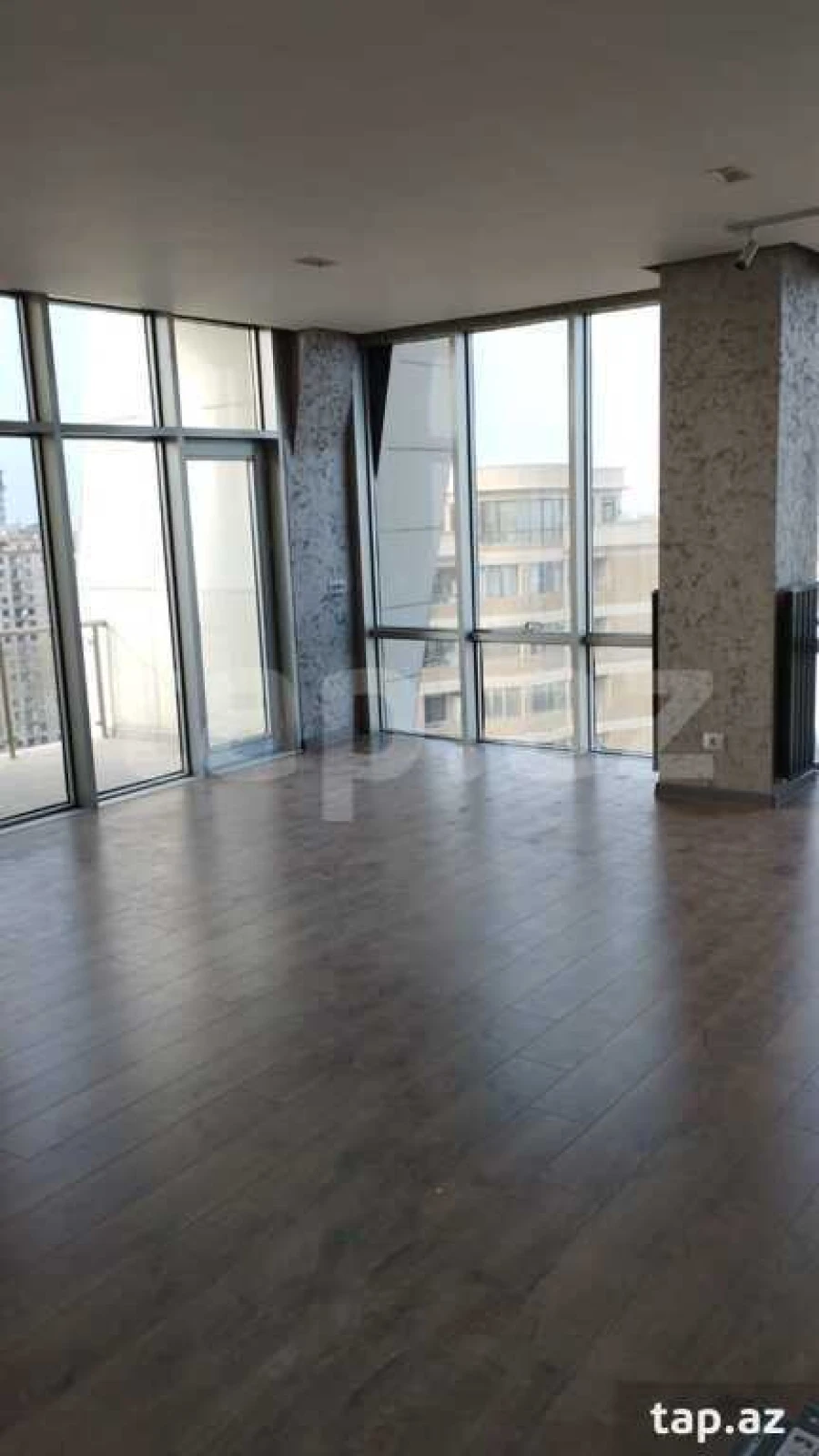 Kirayə verilir 3 otaqlı yeni tikili 150 m²