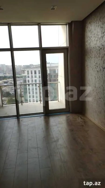 Kirayə verilir 3 otaqlı yeni tikili 150 m²