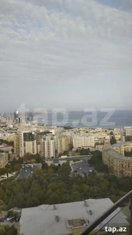 Kirayə verilir 3 otaqlı yeni tikili 150 m²