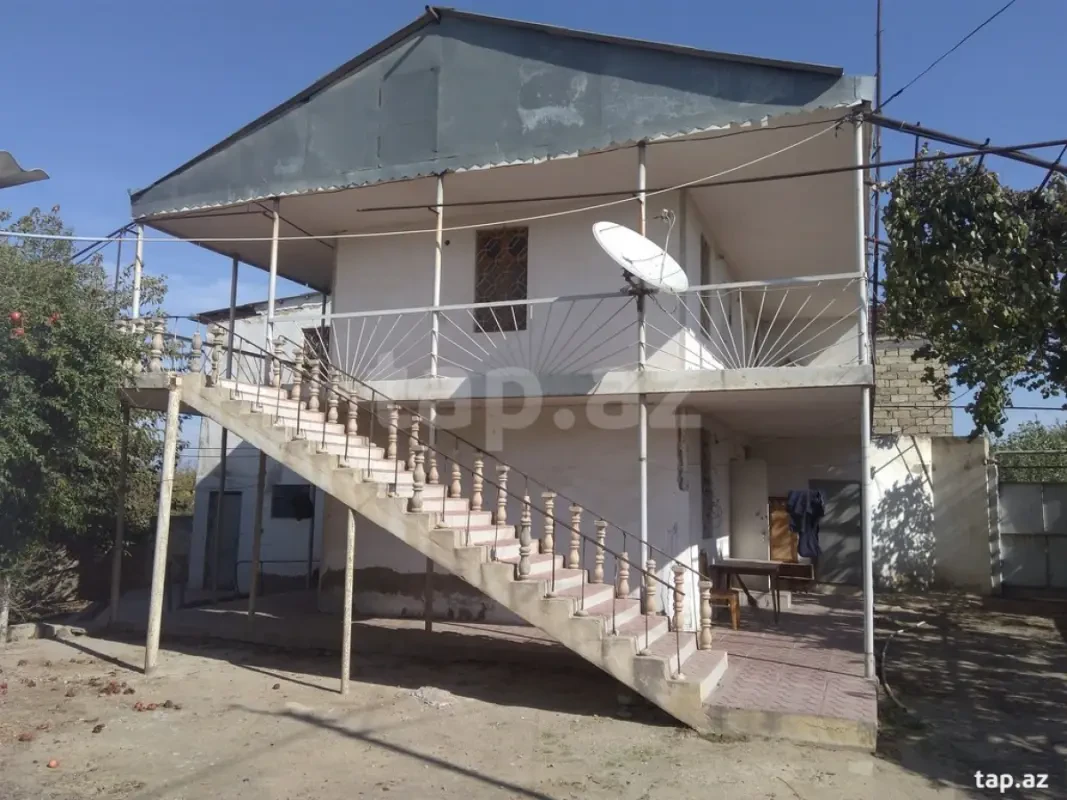 Satılır 5 otaqlı həyət evi 120 m²