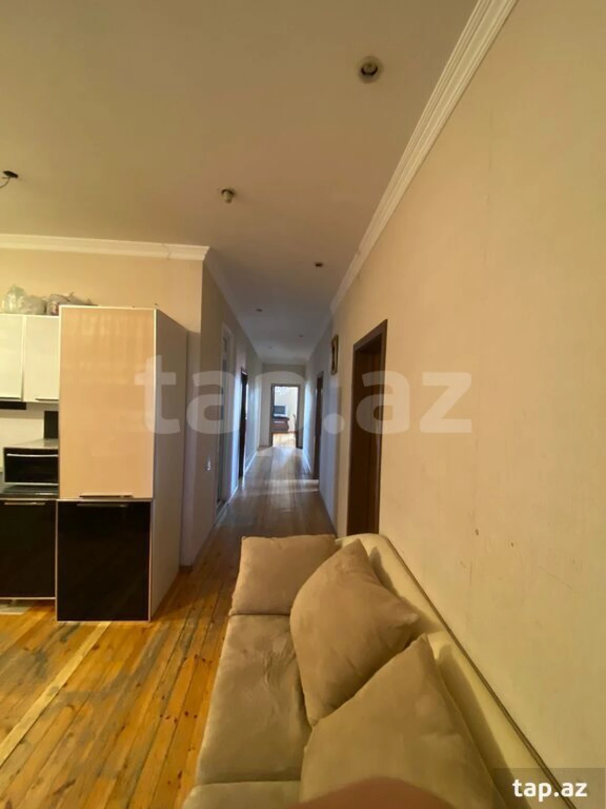 Satılır 8 otaqlı həyət evi