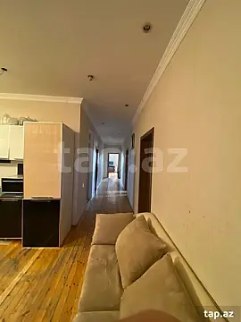 Satılır 8 otaqlı həyət evi