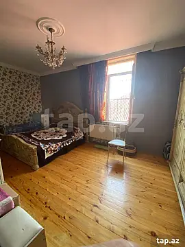 Satılır 8 otaqlı həyət evi