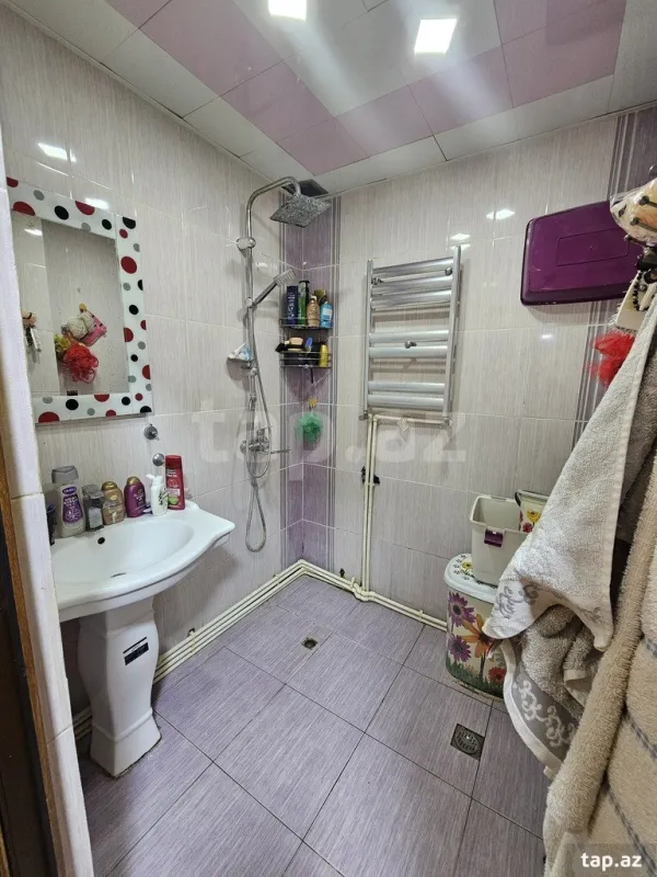 Satılır 5 otaqlı mənzil 120 m²