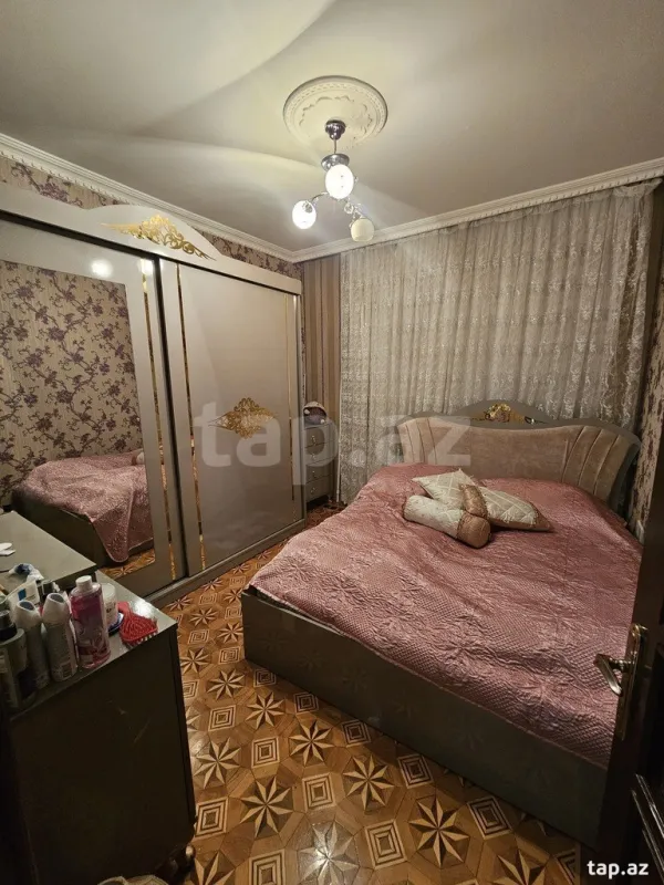 Satılır 5 otaqlı mənzil 120 m²