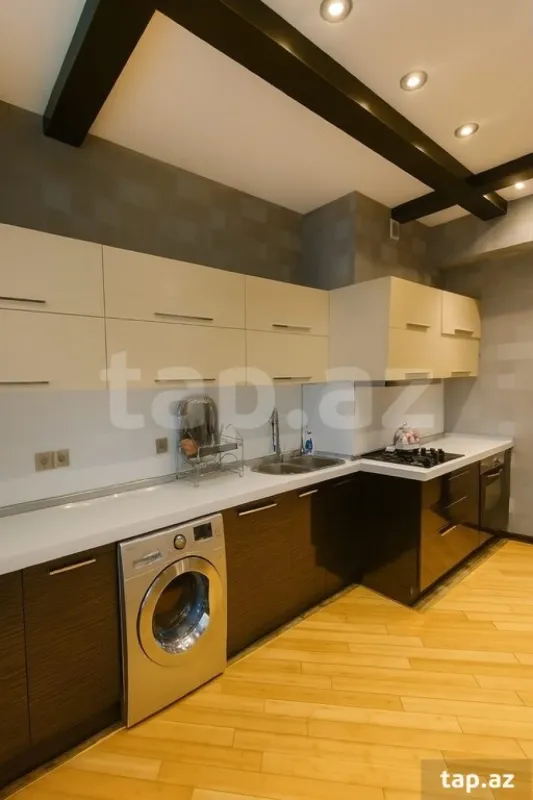 Kirayə verilir 3 otaqlı yeni tikili 115 m²