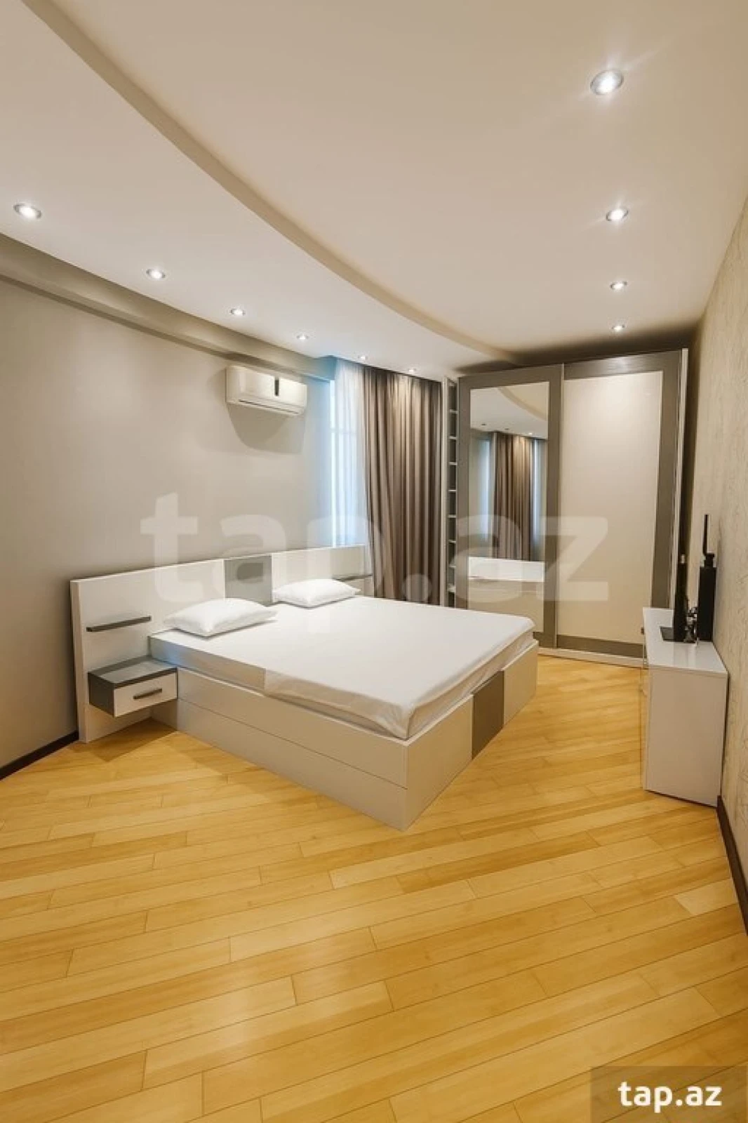 Kirayə verilir 3 otaqlı yeni tikili 115 m²