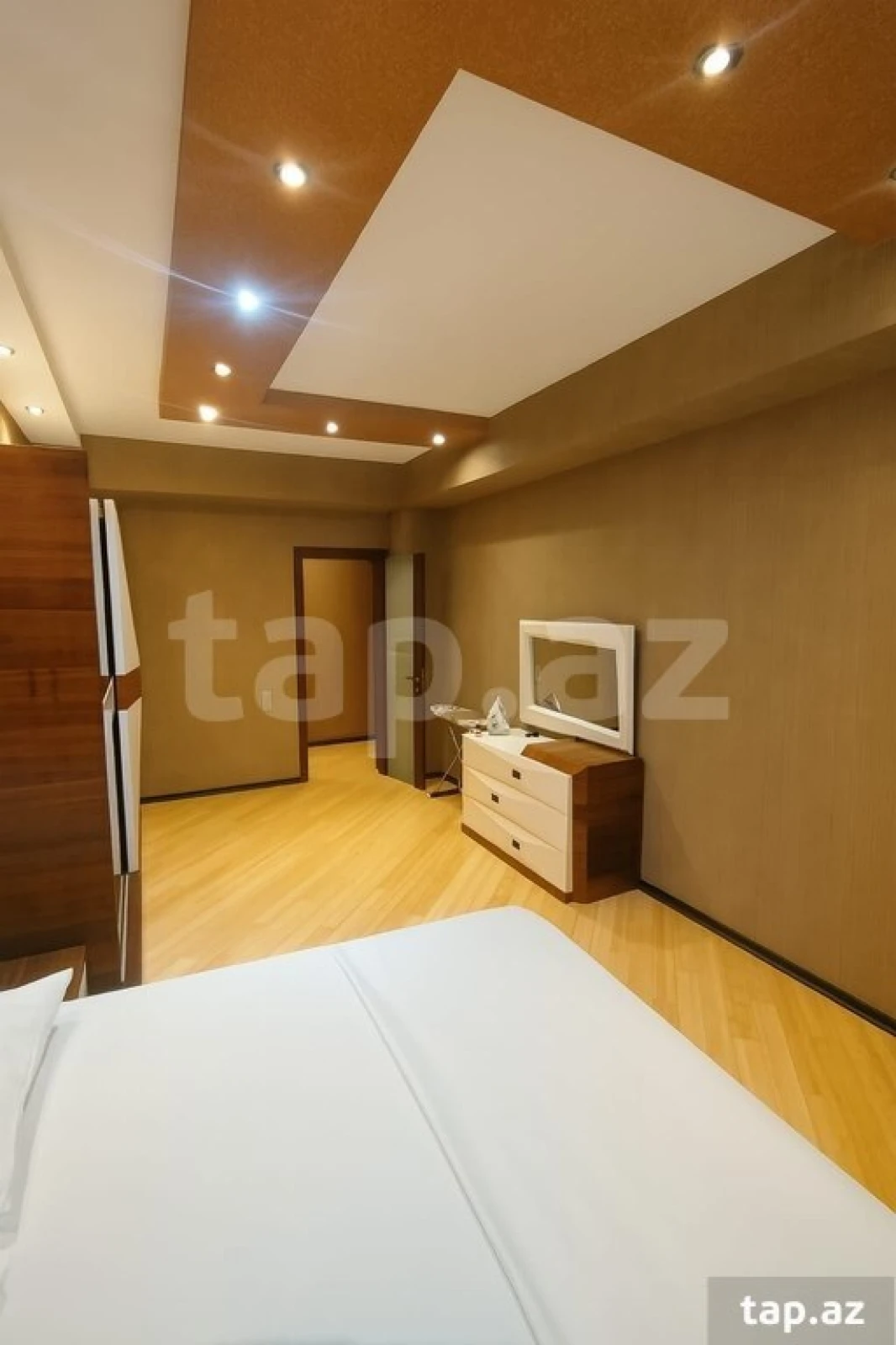 Kirayə verilir 3 otaqlı yeni tikili 115 m²