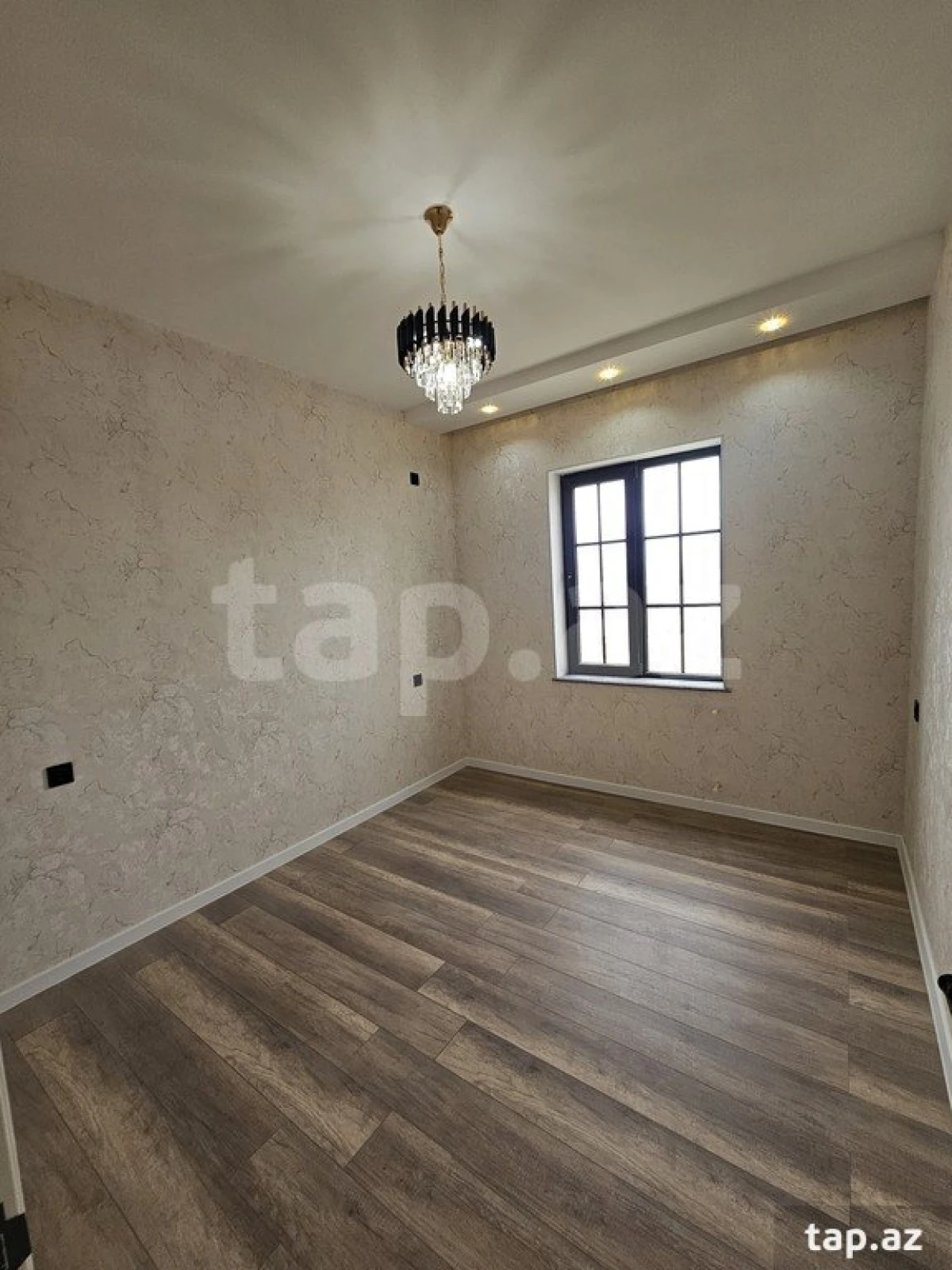 Satılır 5 otaqlı həyət evi