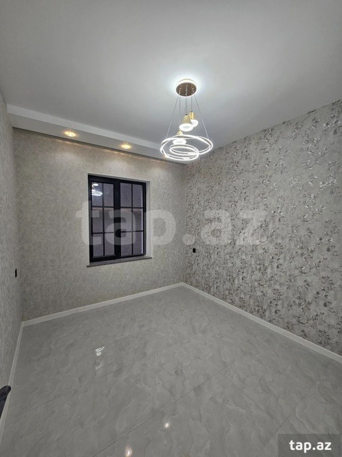 Satılır 5 otaqlı həyət evi