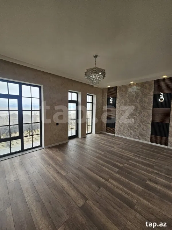 Satılır 5 otaqlı həyət evi