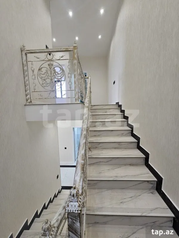 Satılır 5 otaqlı həyət evi