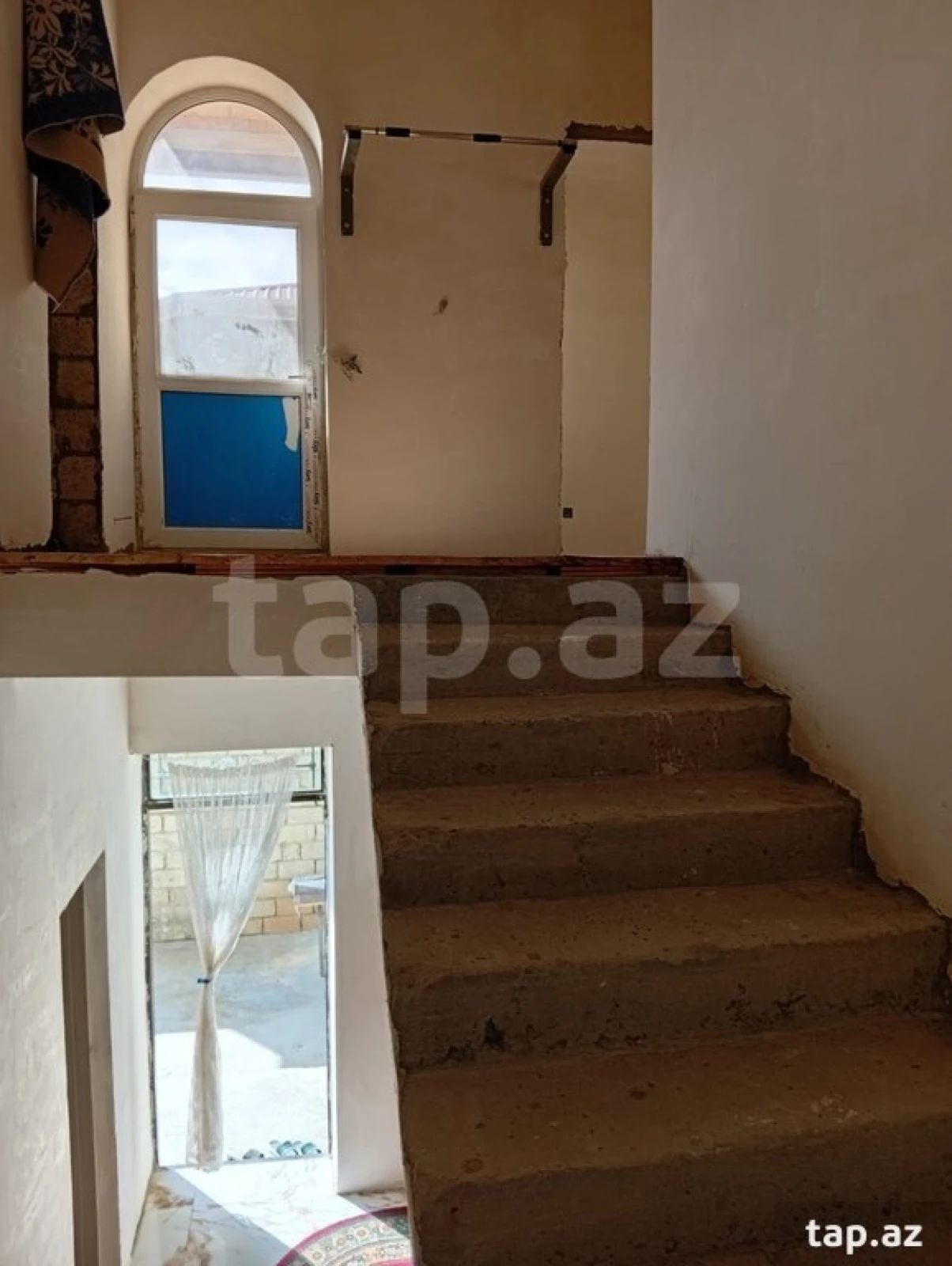 Satılır 5 otaqlı həyət evi