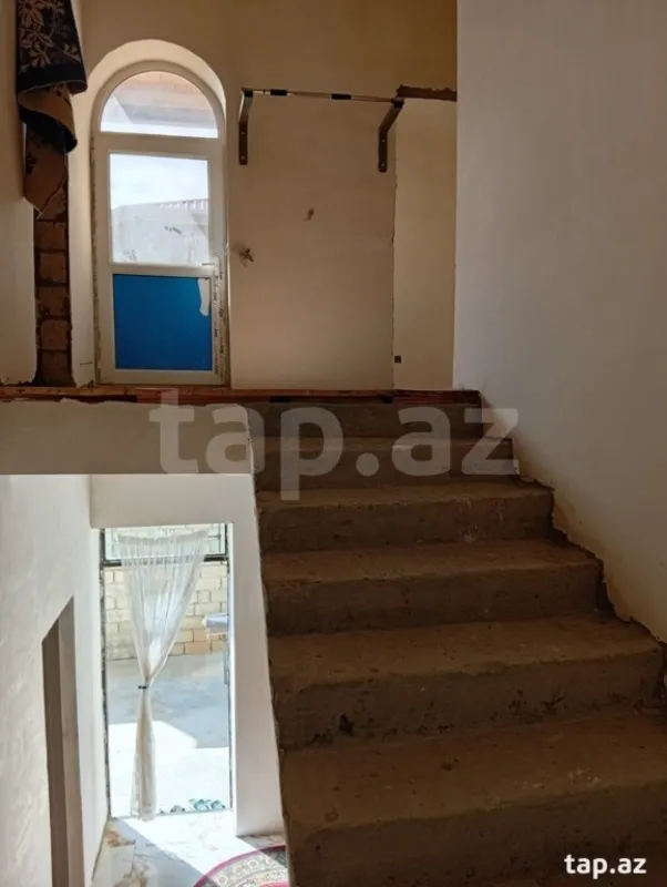 Satılır 5 otaqlı həyət evi