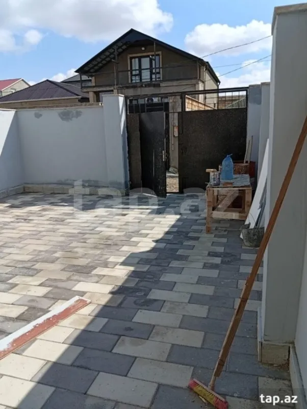 Satılır 5 otaqlı həyət evi