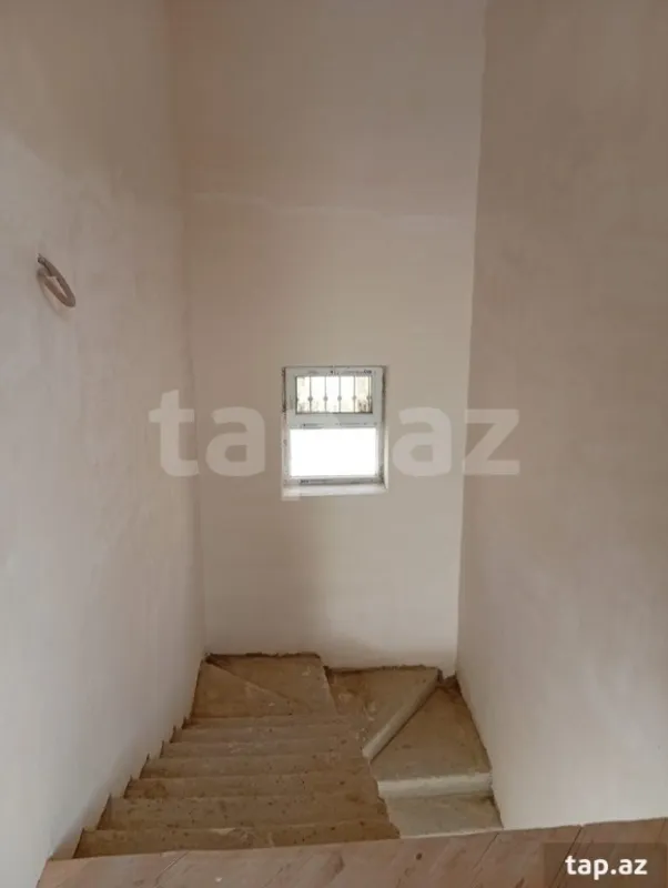 Satılır 5 otaqlı həyət evi