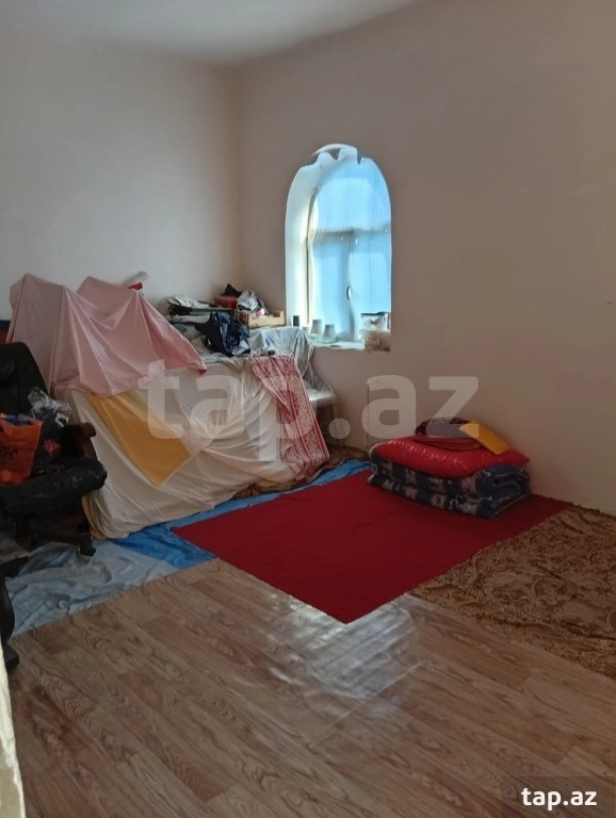 Satılır 5 otaqlı həyət evi