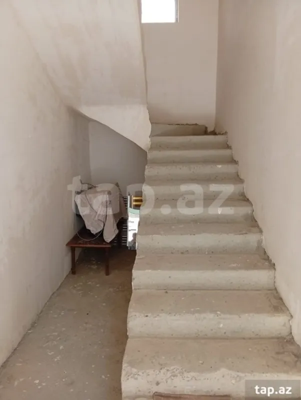 Satılır 5 otaqlı həyət evi