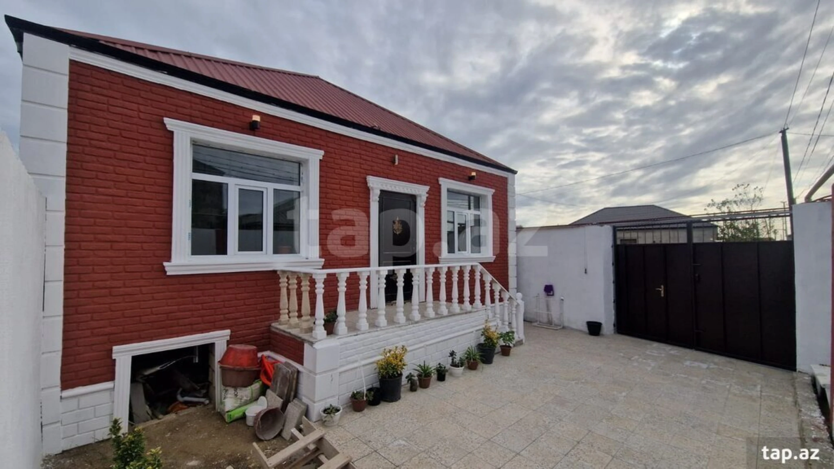 Satılır 3 otaqlı həyət evi