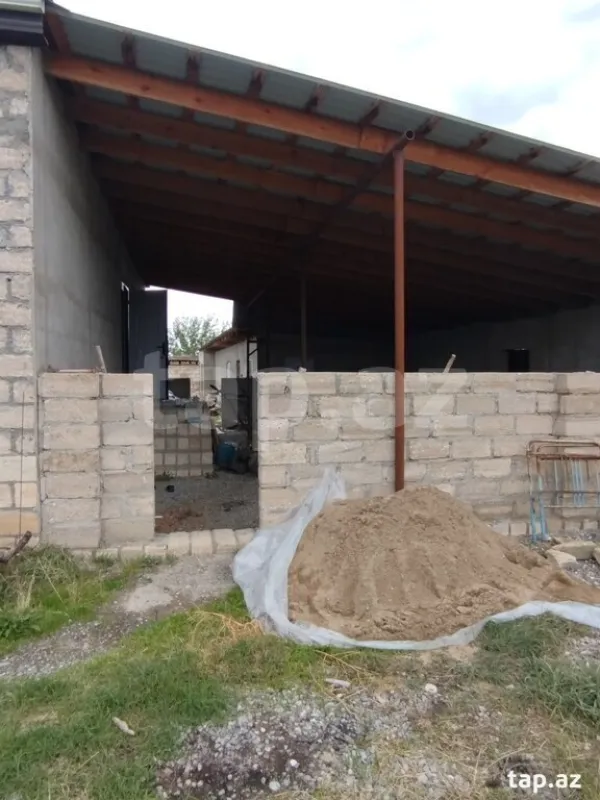 Satılır 5 otaqlı həyət evi