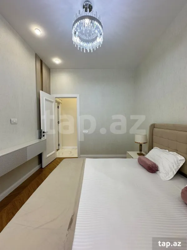 Satılır 3 otaqlı yeni tikili 120 m²