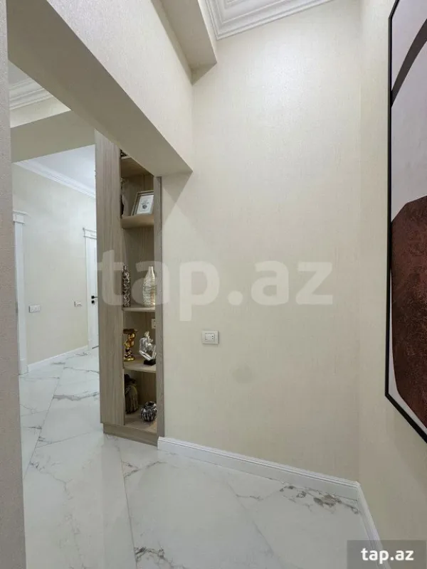 Satılır 3 otaqlı yeni tikili 120 m²