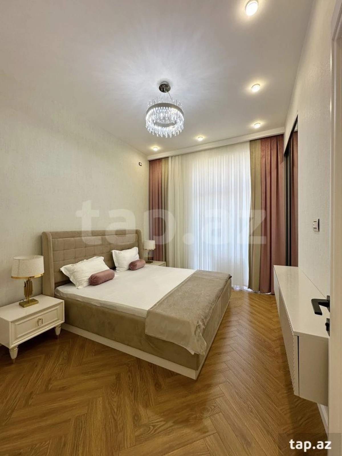 Satılır 3 otaqlı yeni tikili 120 m²