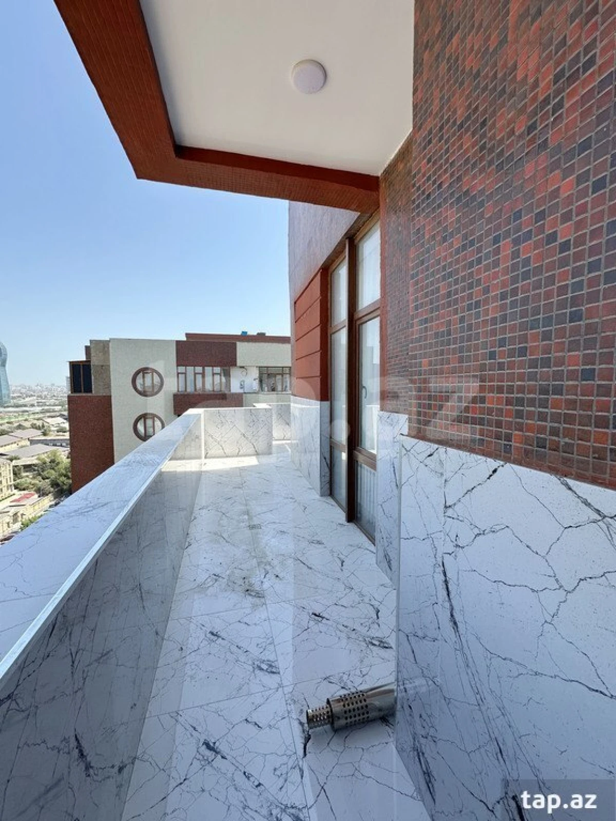 Satılır 3 otaqlı yeni tikili 120 m²