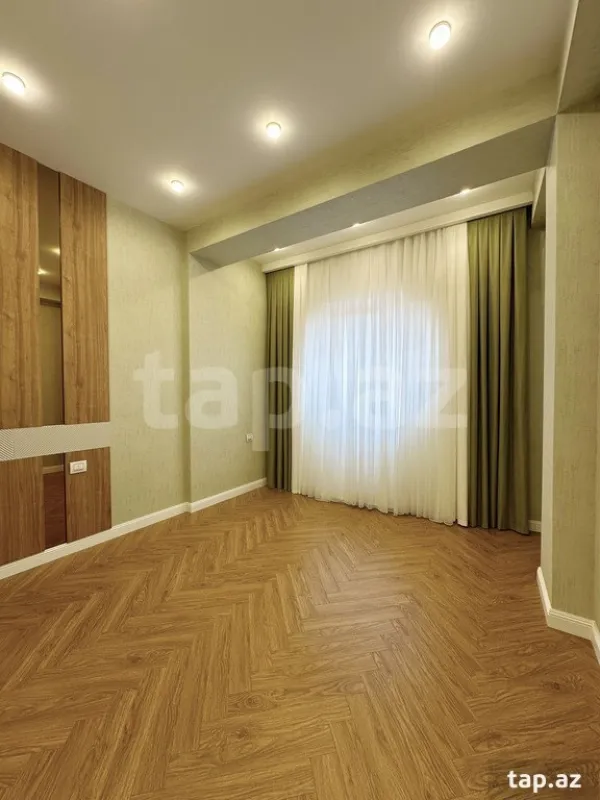 Satılır 3 otaqlı yeni tikili 120 m²