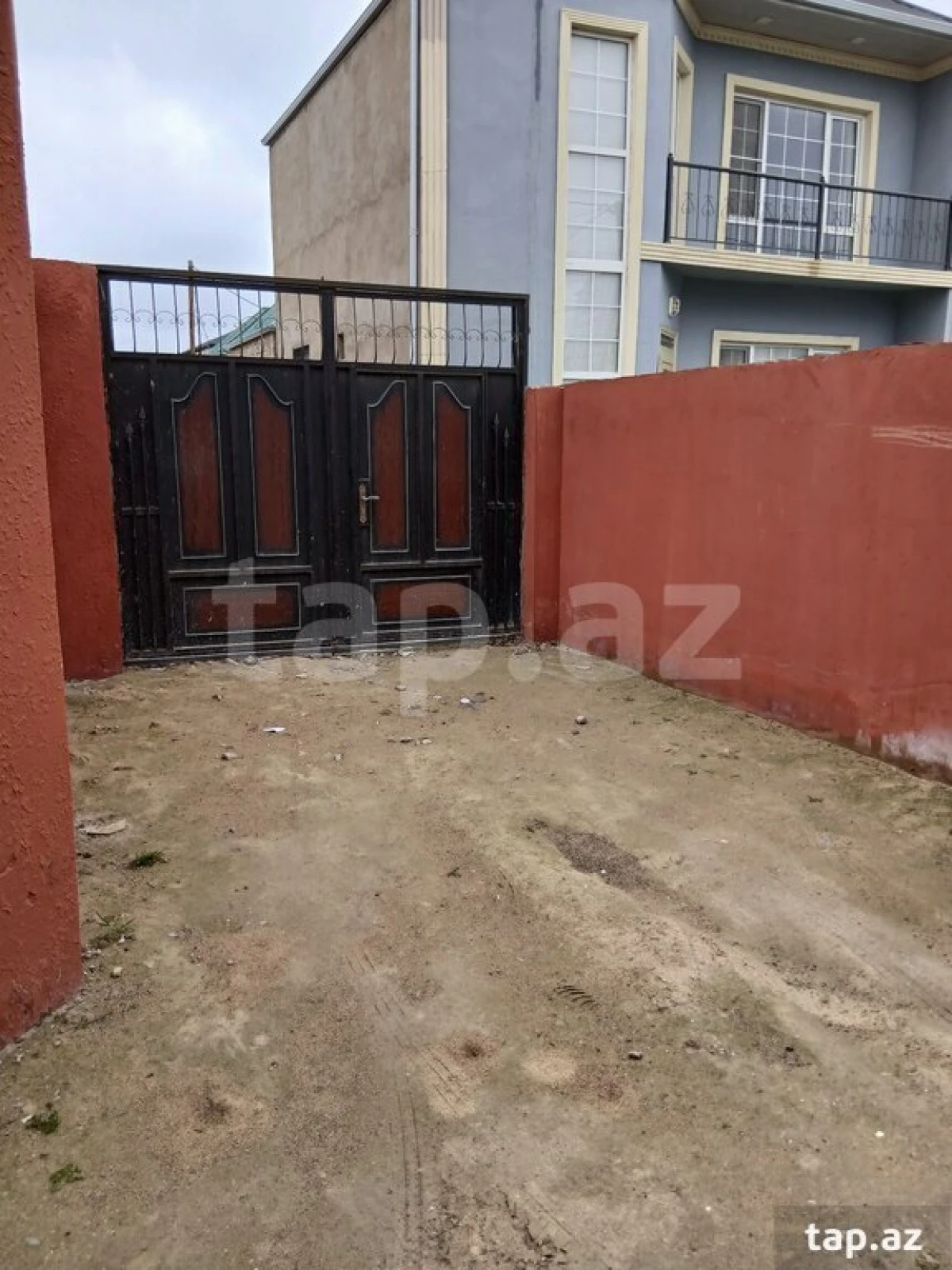 Satılır 3 otaqlı həyət evi